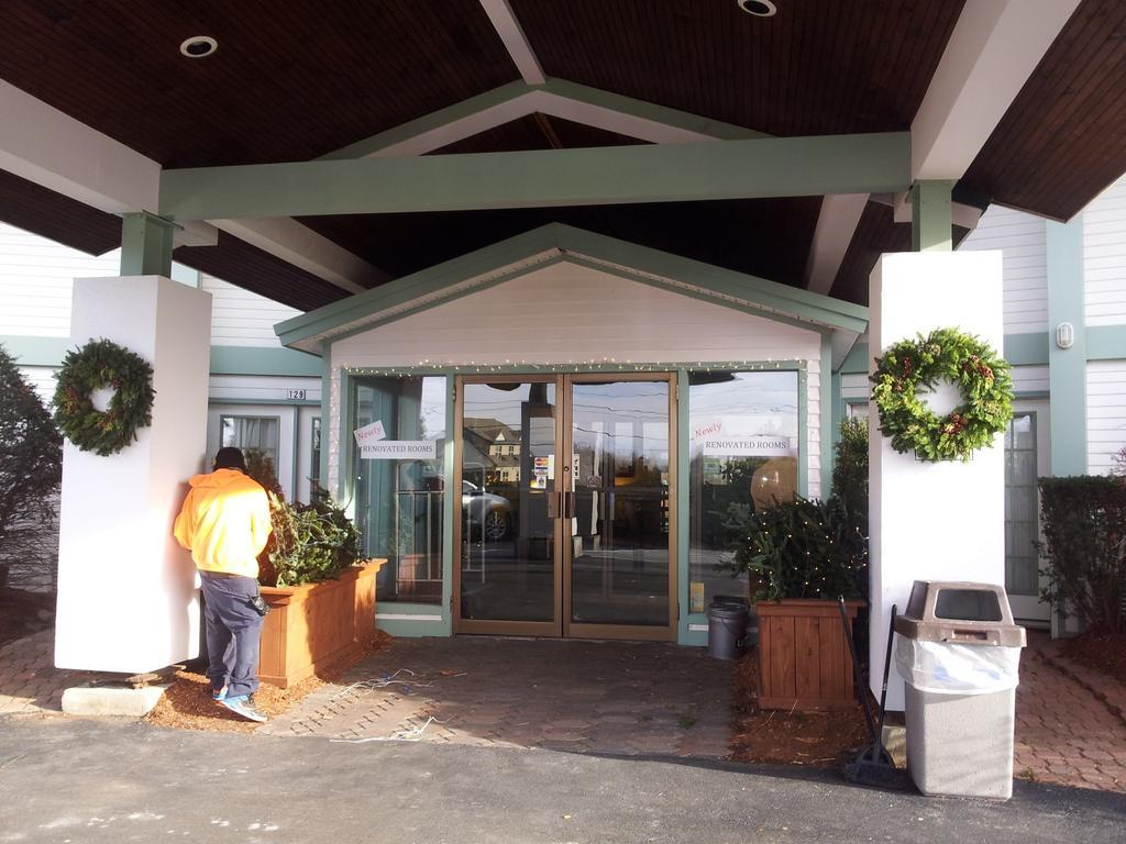 Days Inn By Wyndham Shelburne/Burlington Экстерьер фото